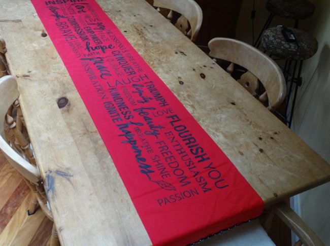 Table runner in red